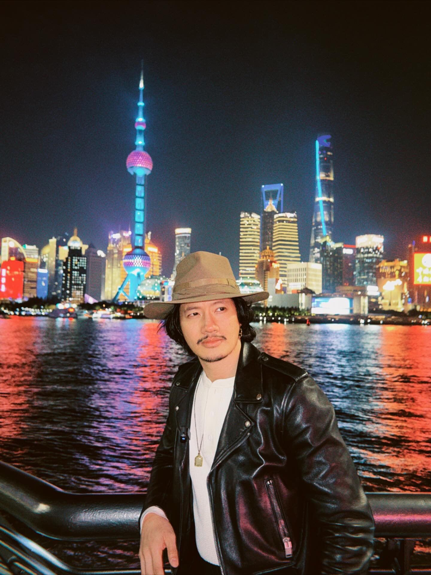 เป้ - อารักษ์ อมรศุภศิริ