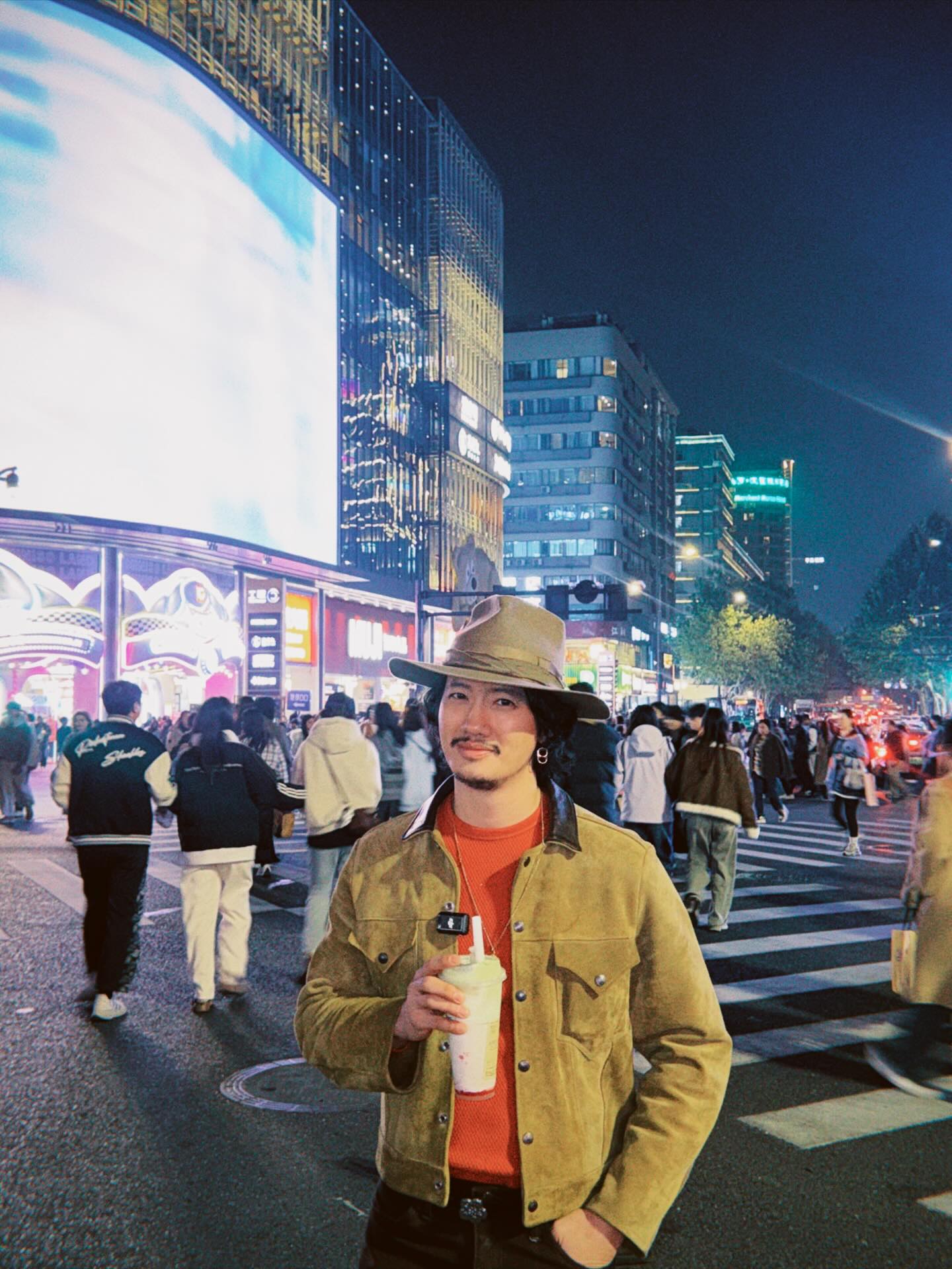 เป้ - อารักษ์ อมรศุภศิริ