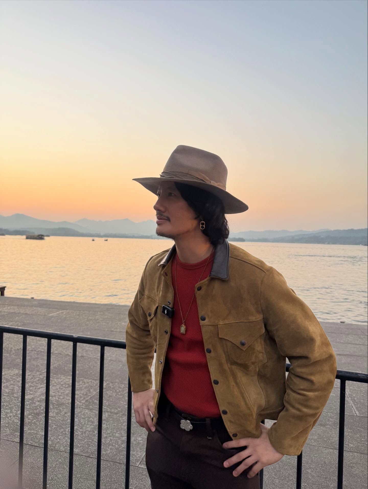 เป้ - อารักษ์ อมรศุภศิริ