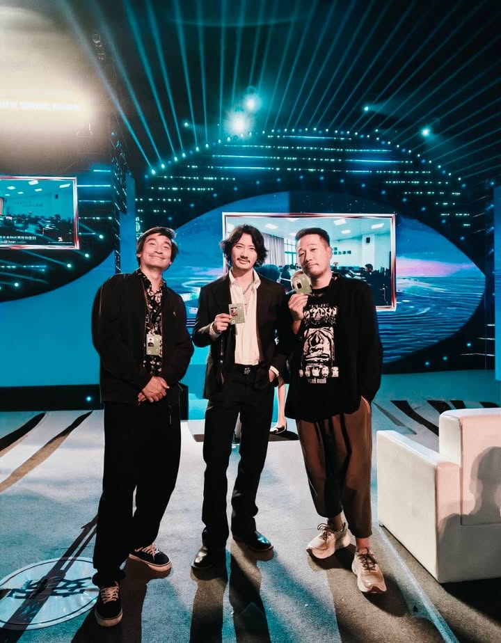 เป้ - อารักษ์ อมรศุภศิริ