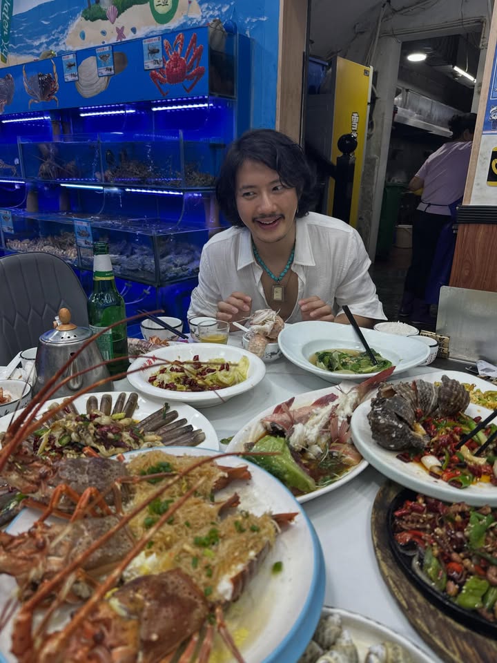 เป้ - อารักษ์ อมรศุภศิริ