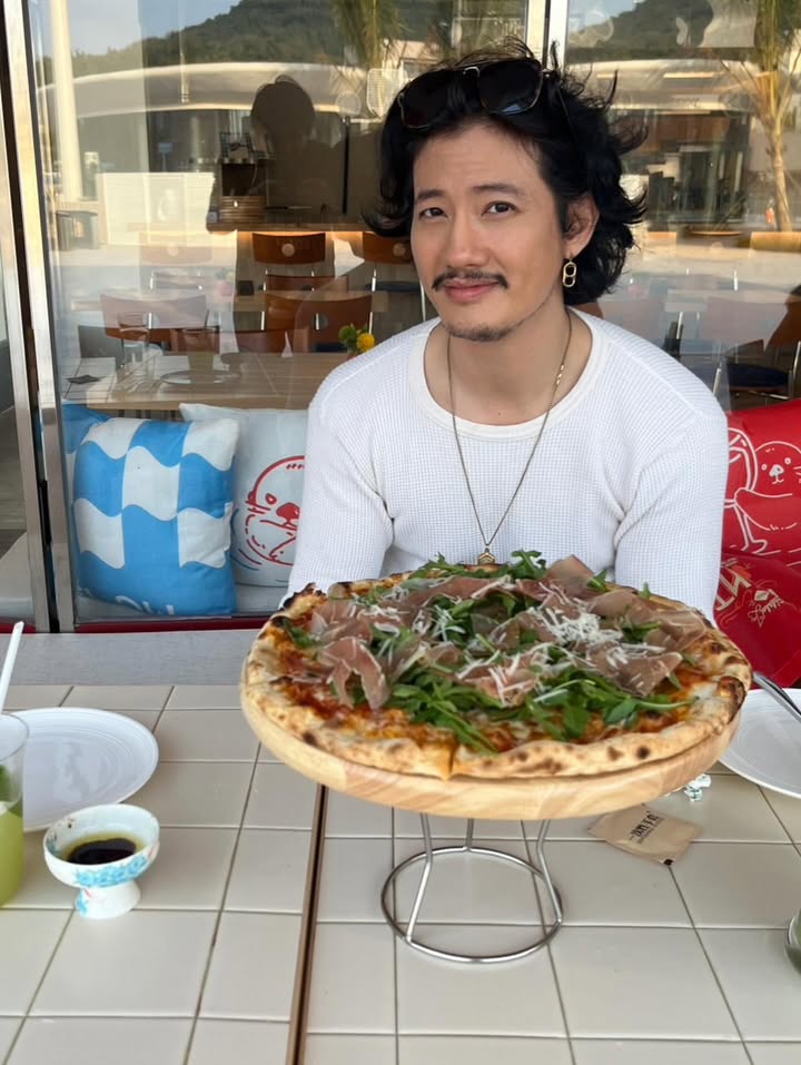 เป้ - อารักษ์ อมรศุภศิริ