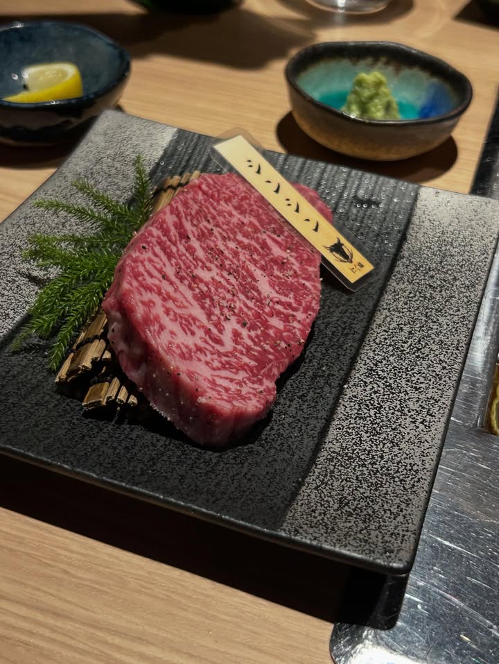 เป้ - อารักษ์ อมรศุภศิริ