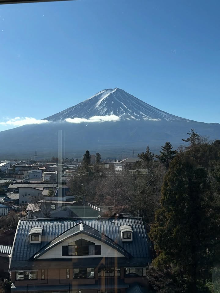 เป้ - อารักษ์ อมรศุภศิริ