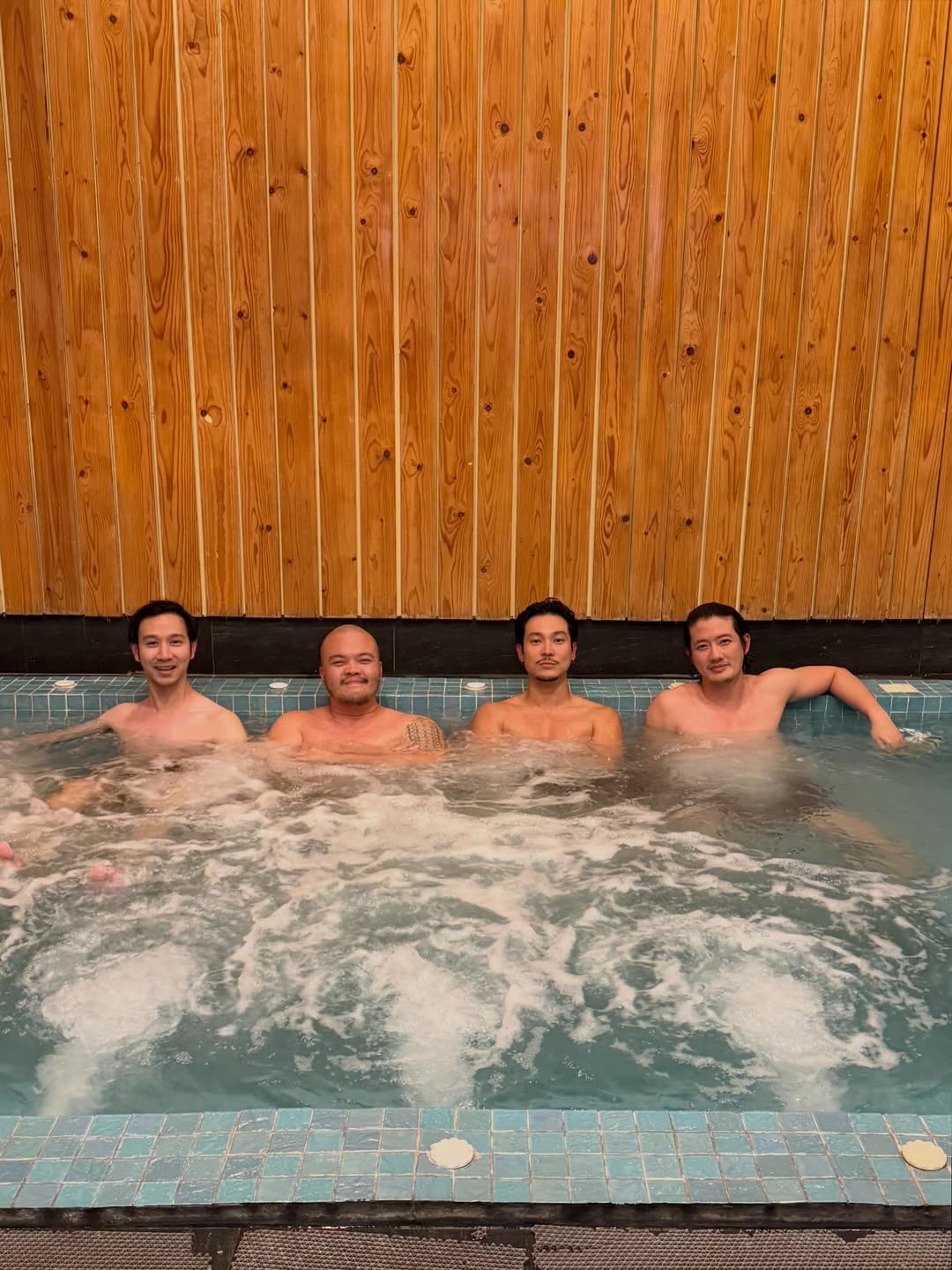 เป้ - อารักษ์ อมรศุภศิริ