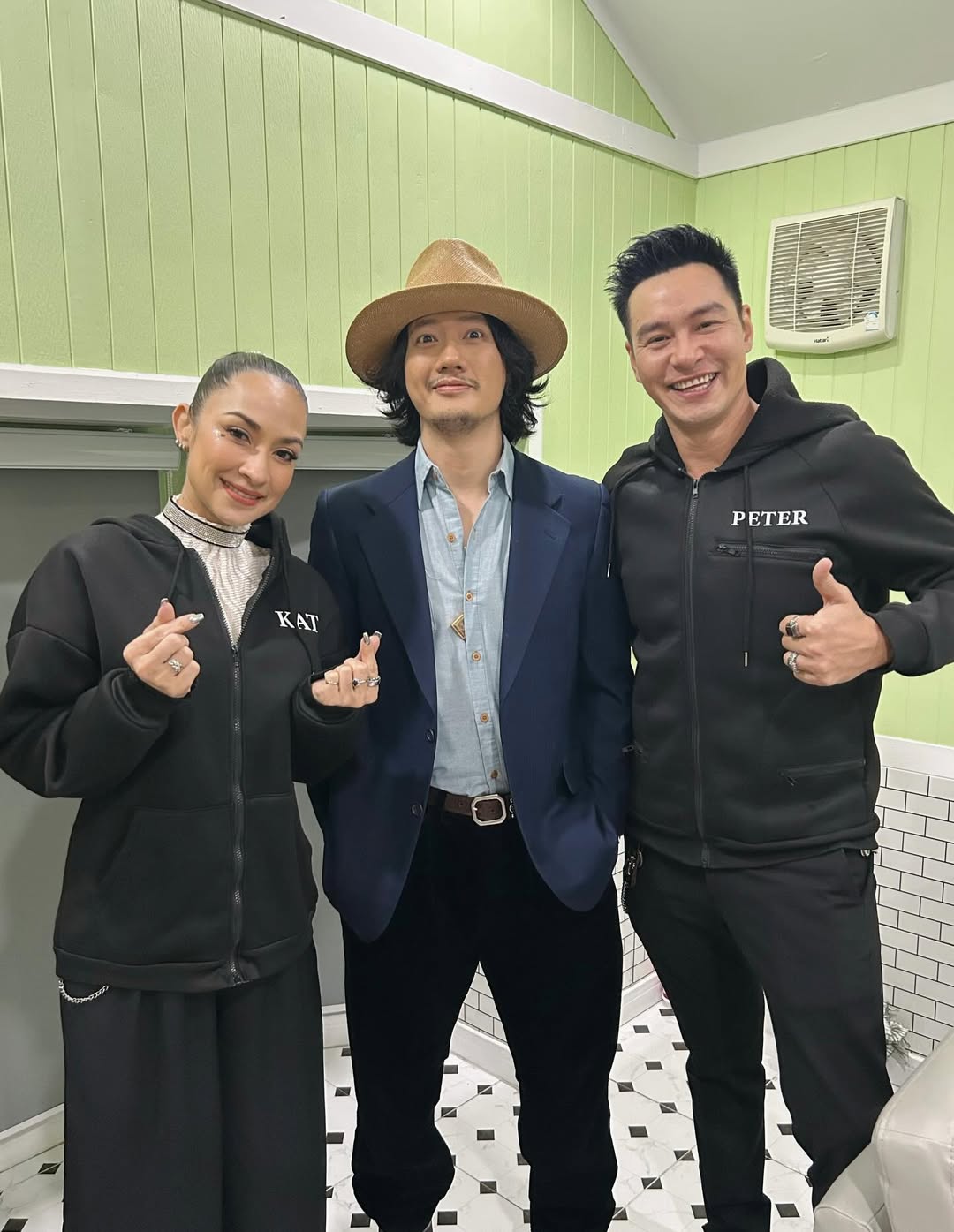 เป้ - อารักษ์ อมรศุภศิริ