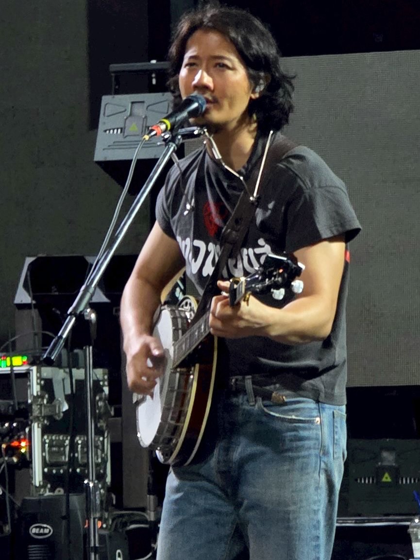 เป้ - อารักษ์ อมรศุภศิริ