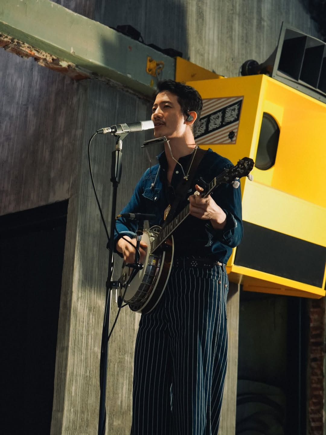 เป้ - อารักษ์ อมรศุภศิริ