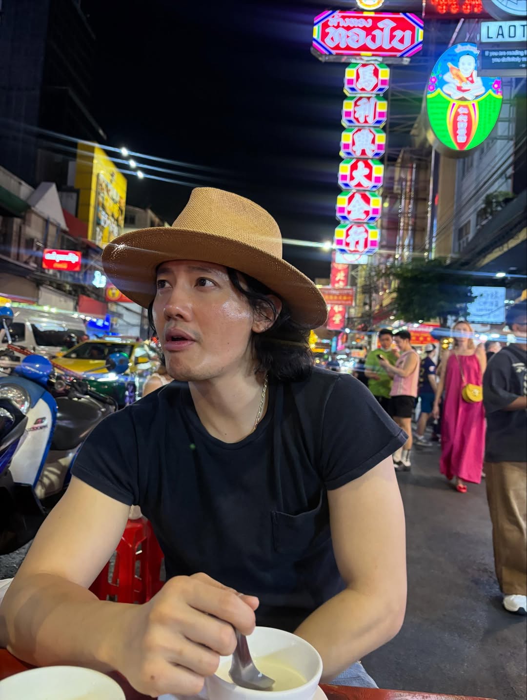 เป้ - อารักษ์ อมรศุภศิริ