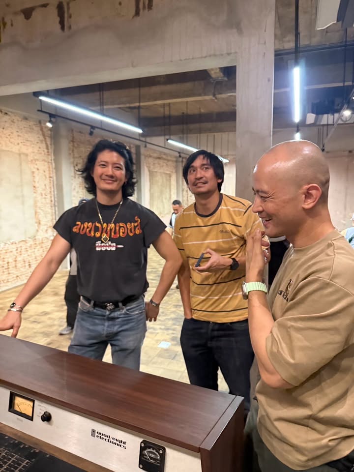 เป้ - อารักษ์ อมรศุภศิริ