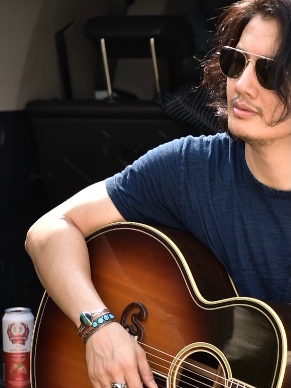 เป้ - อารักษ์ อมรศุภศิริ