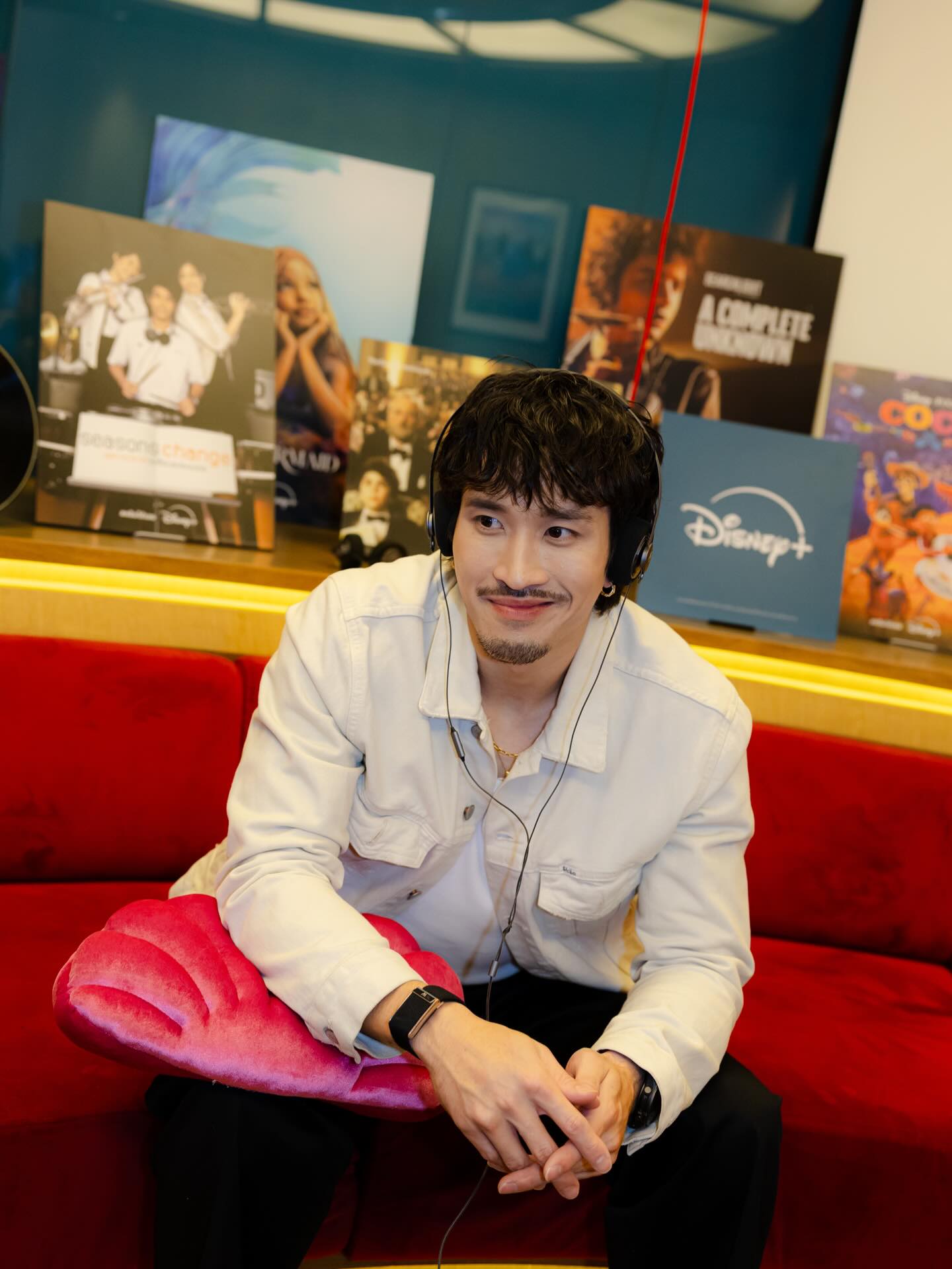 เป้ - อารักษ์ อมรศุภศิริ