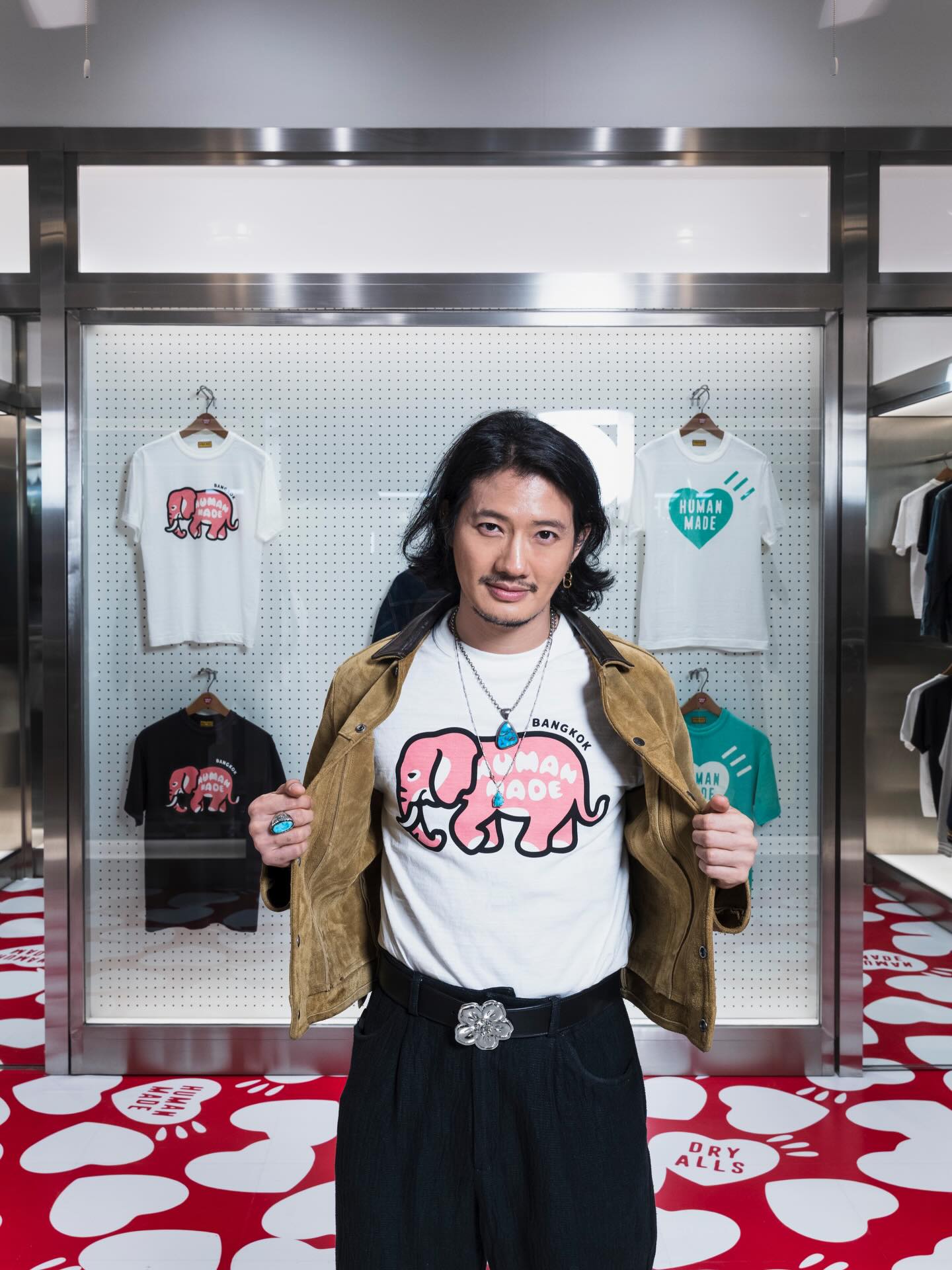 เป้ - อารักษ์ อมรศุภศิริ