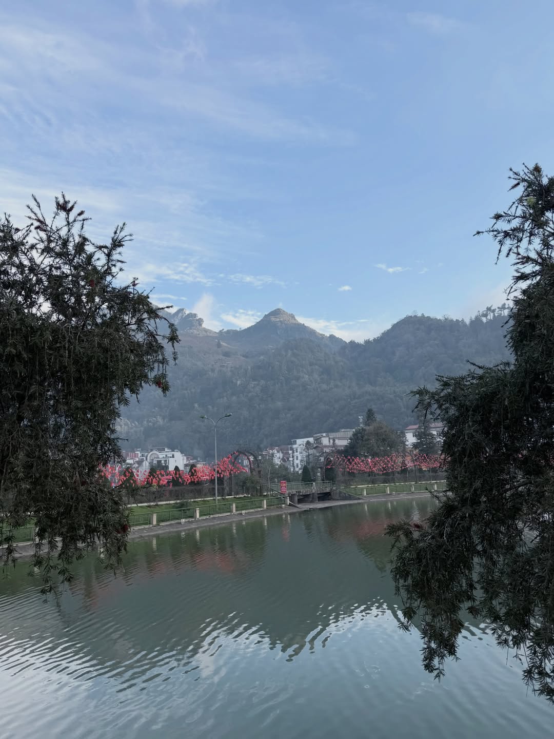 ณฐ - ณฐสิชณ์ เอื้อเอกสิชฌ์