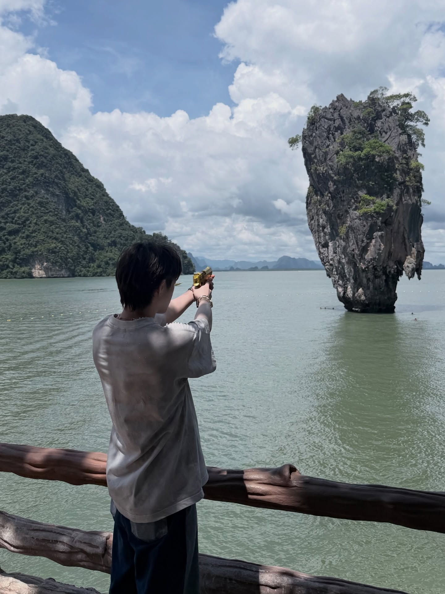 ณฐ - ณฐสิชณ์ เอื้อเอกสิชฌ์