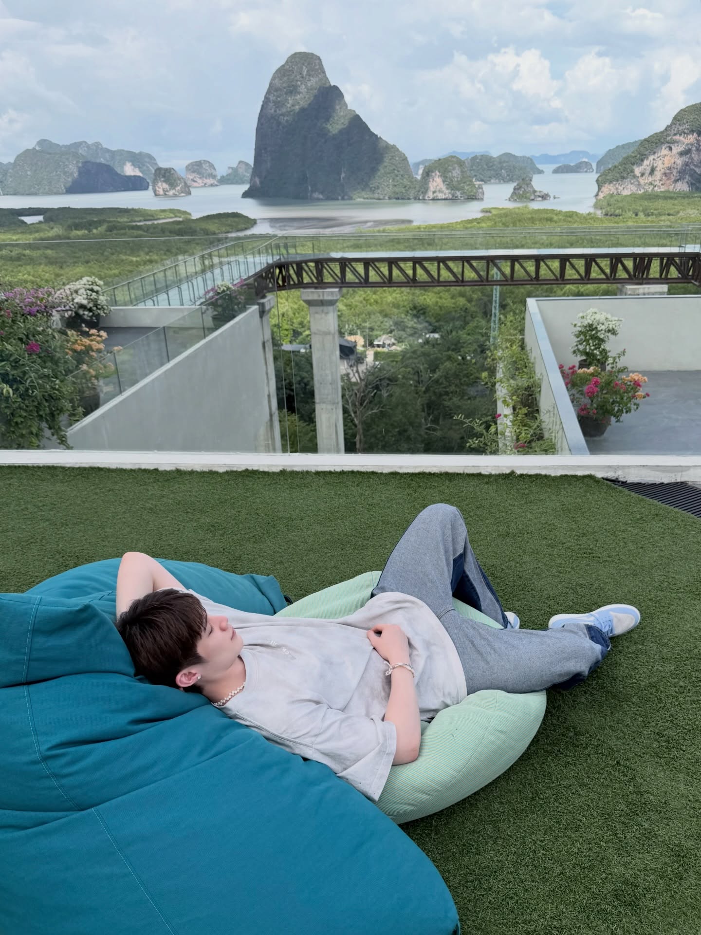 ณฐ - ณฐสิชณ์ เอื้อเอกสิชฌ์