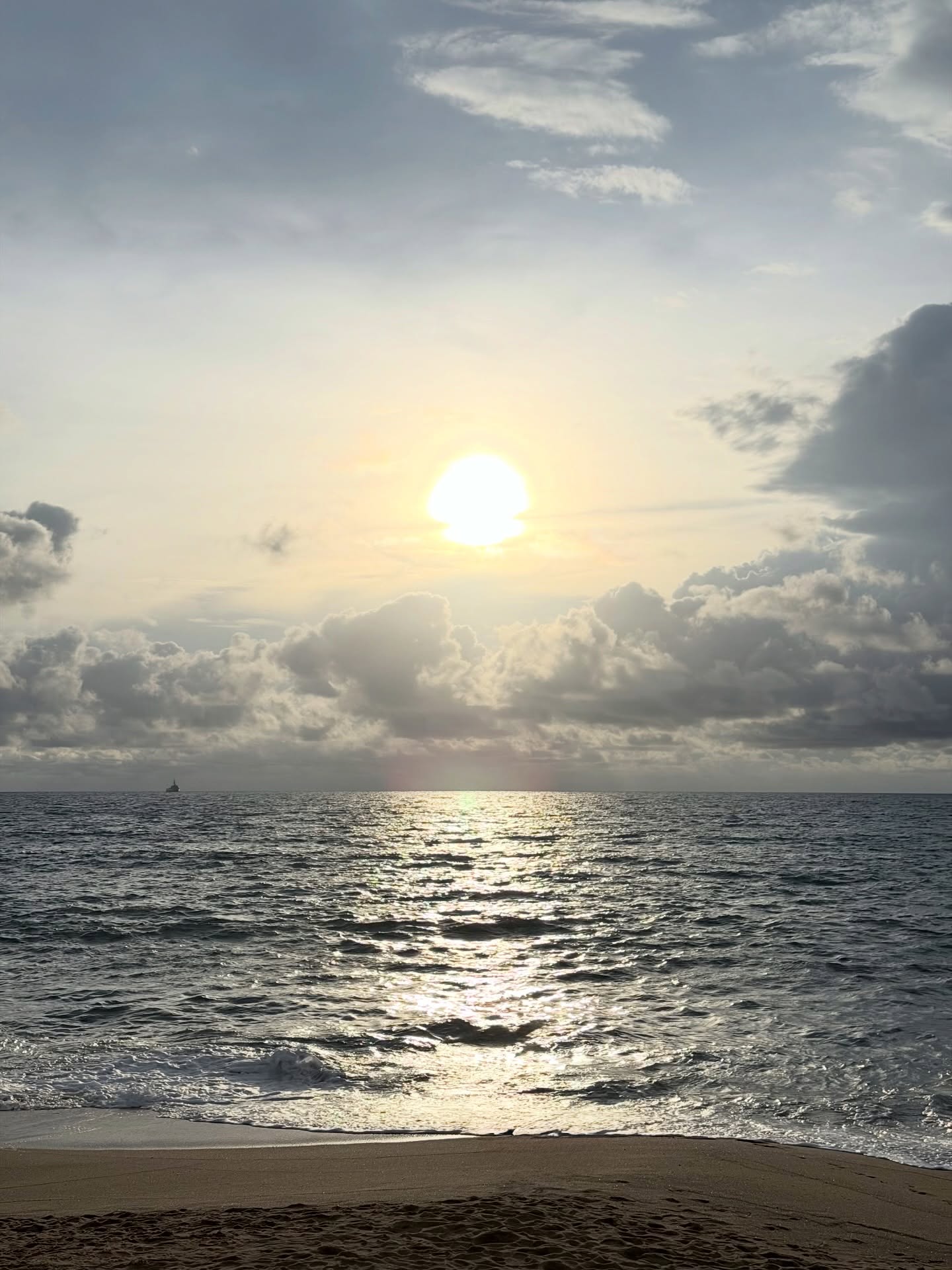 ณฐ - ณฐสิชณ์ เอื้อเอกสิชฌ์