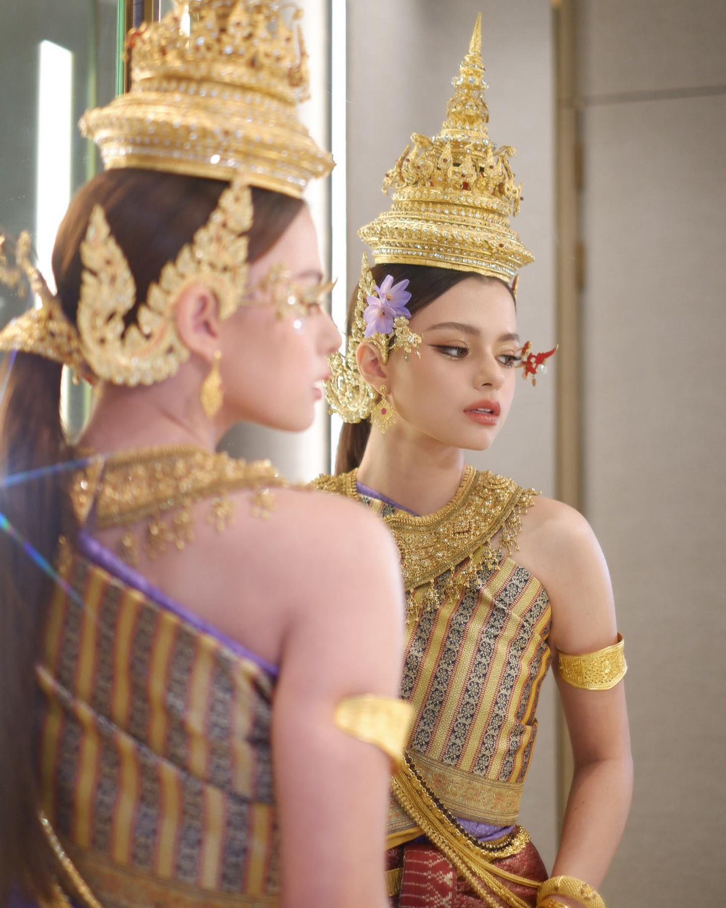 เบคกี้ - รีเบคก้า แพทรีเซีย อาร์มสตรอง