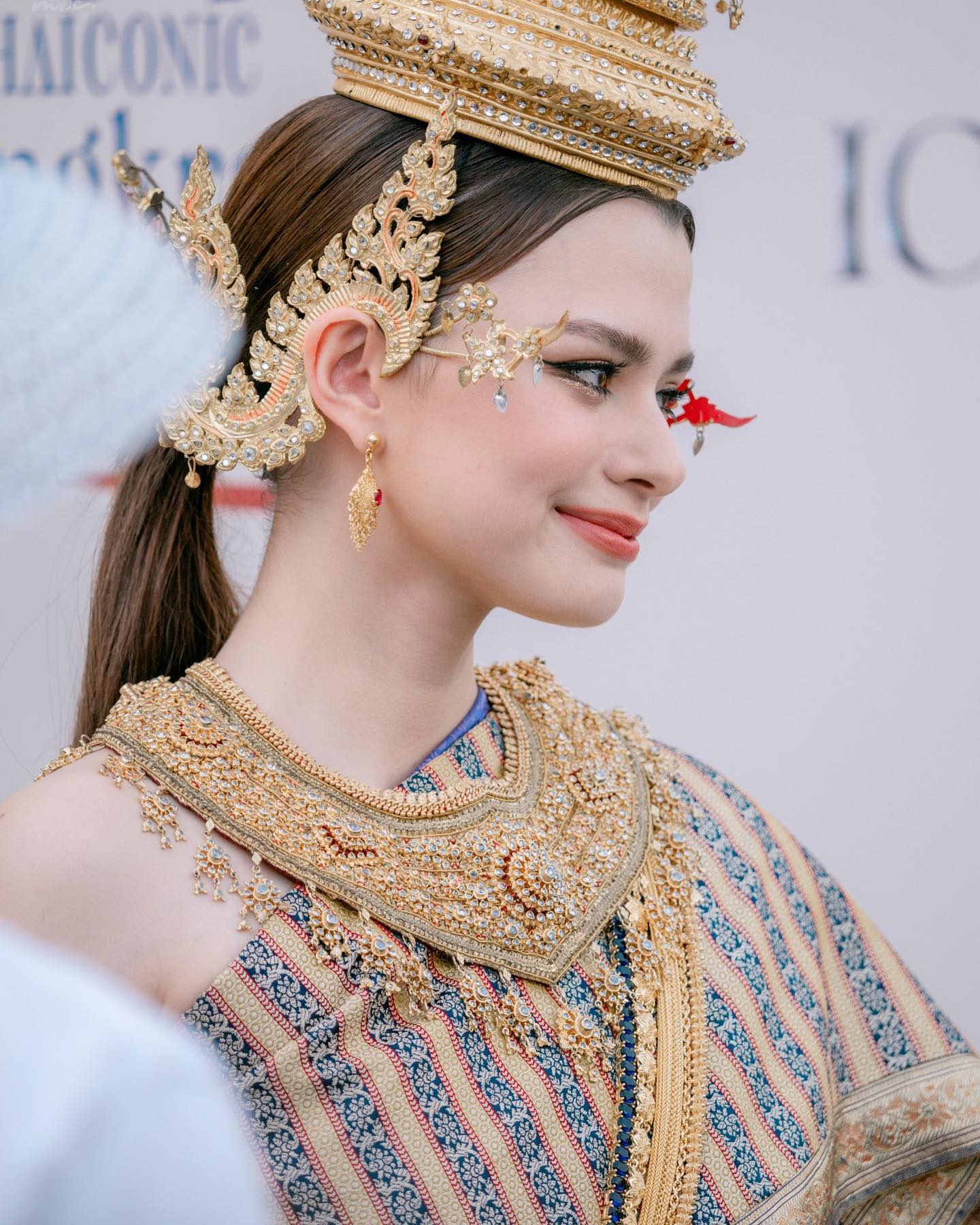 เบคกี้ - รีเบคก้า แพทรีเซีย อาร์มสตรอง