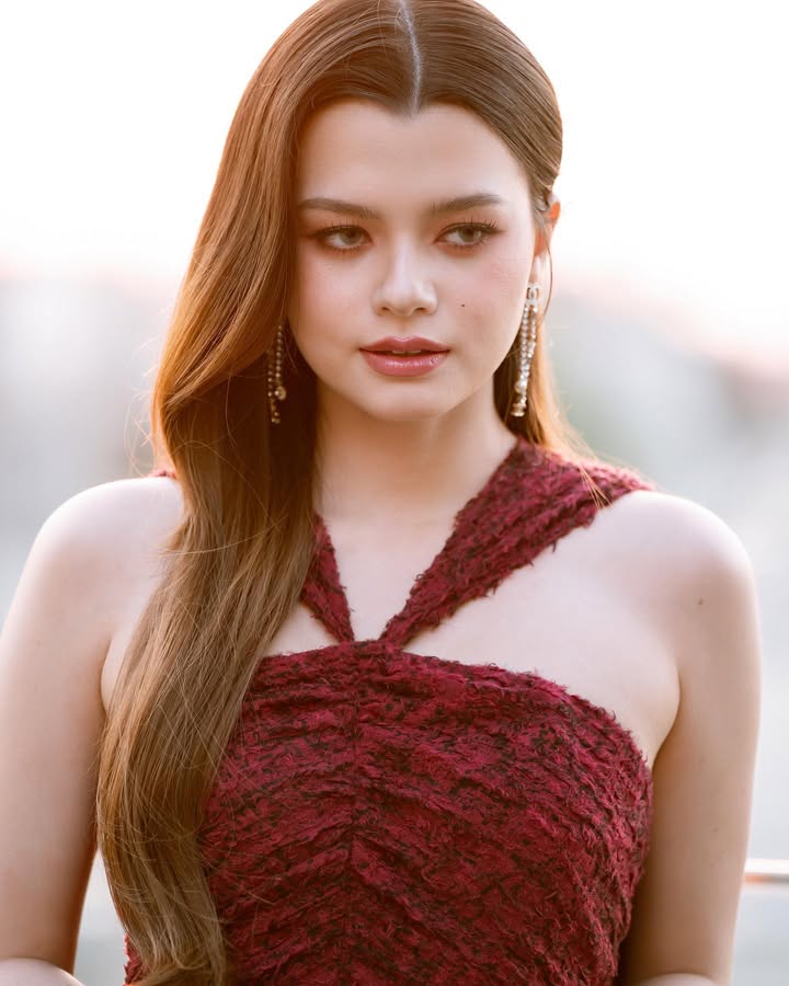 เบคกี้ - รีเบคก้า แพทรีเซีย อาร์มสตรอง