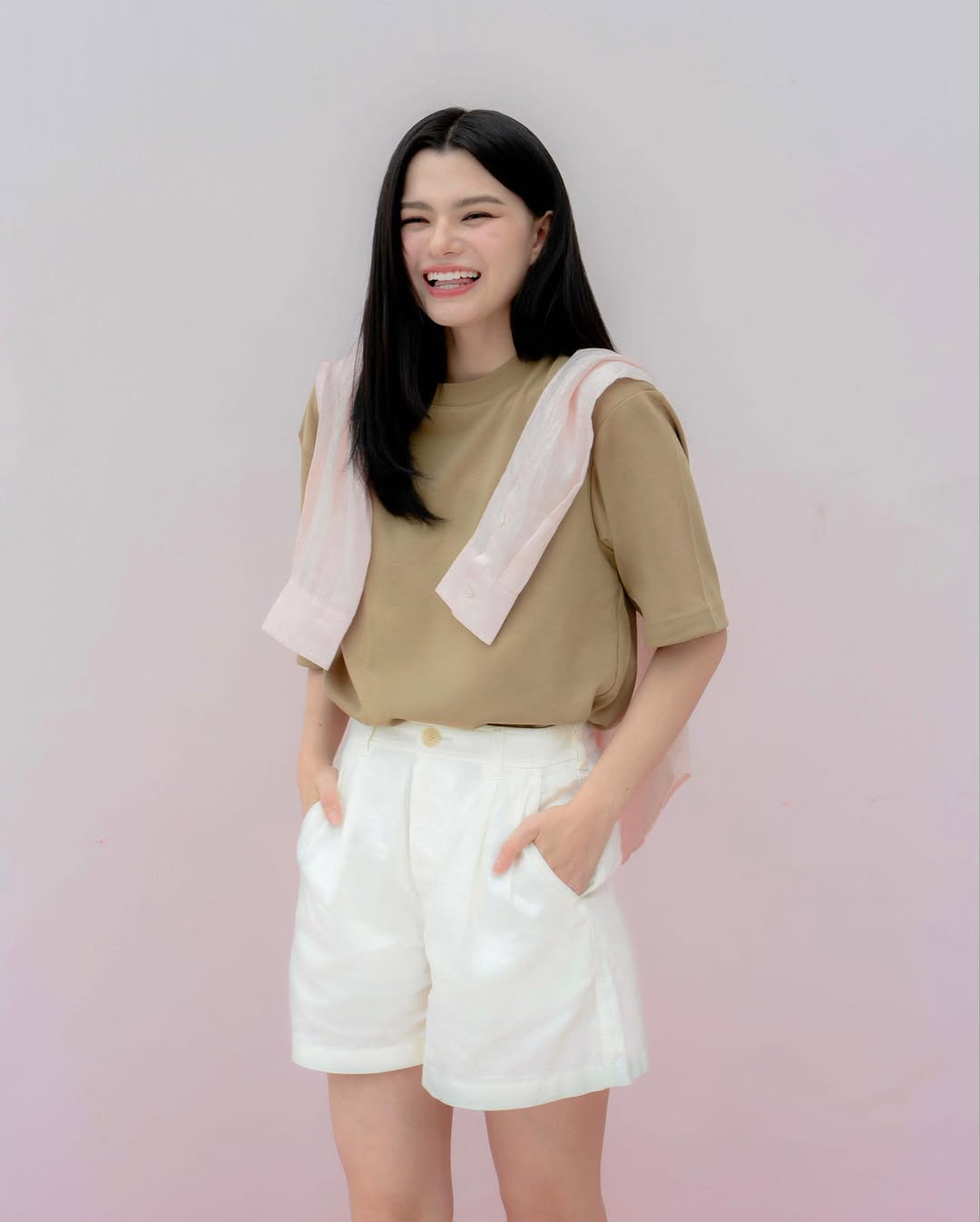 เบคกี้ - รีเบคก้า แพทรีเซีย อาร์มสตรอง