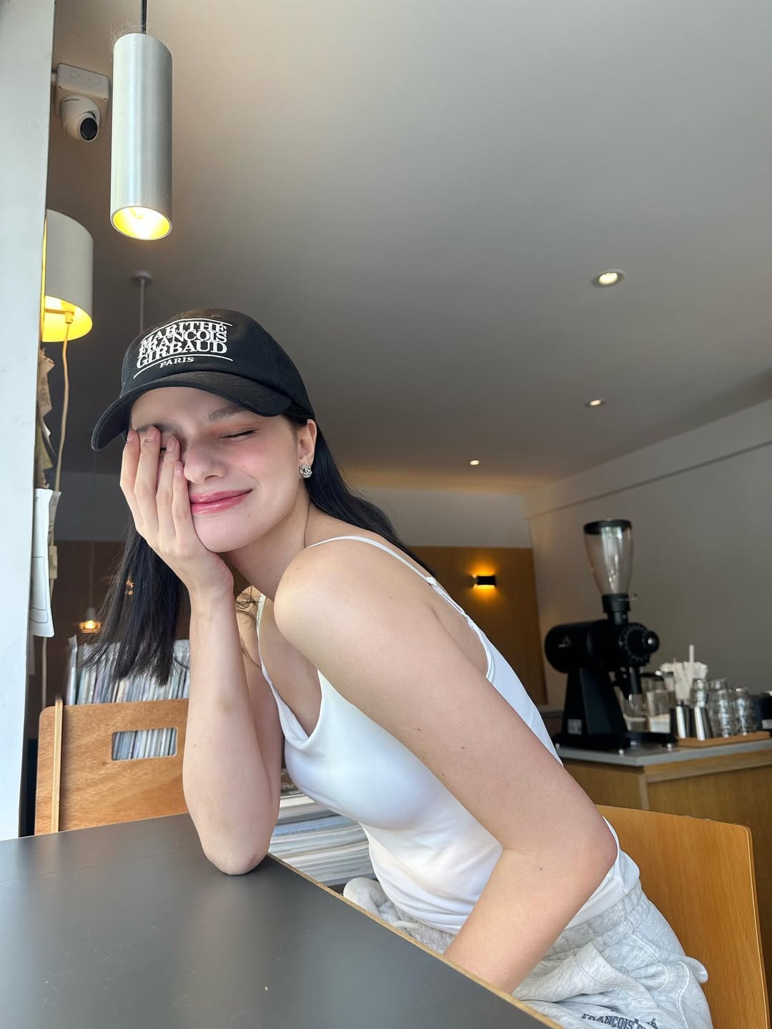 เบคกี้ - รีเบคก้า แพทรีเซีย อาร์มสตรอง