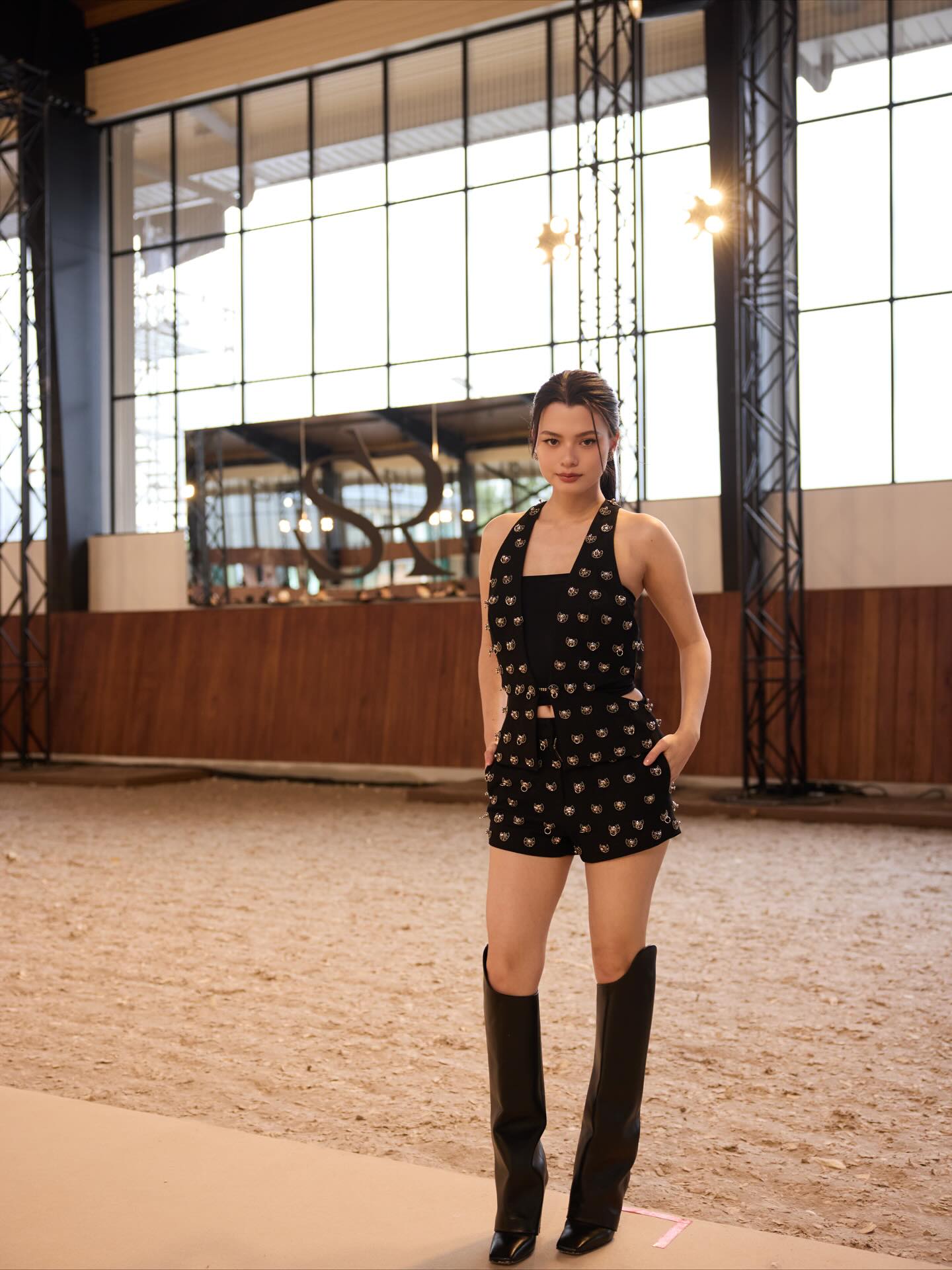 เบคกี้ - รีเบคก้า แพทรีเซีย อาร์มสตรอง