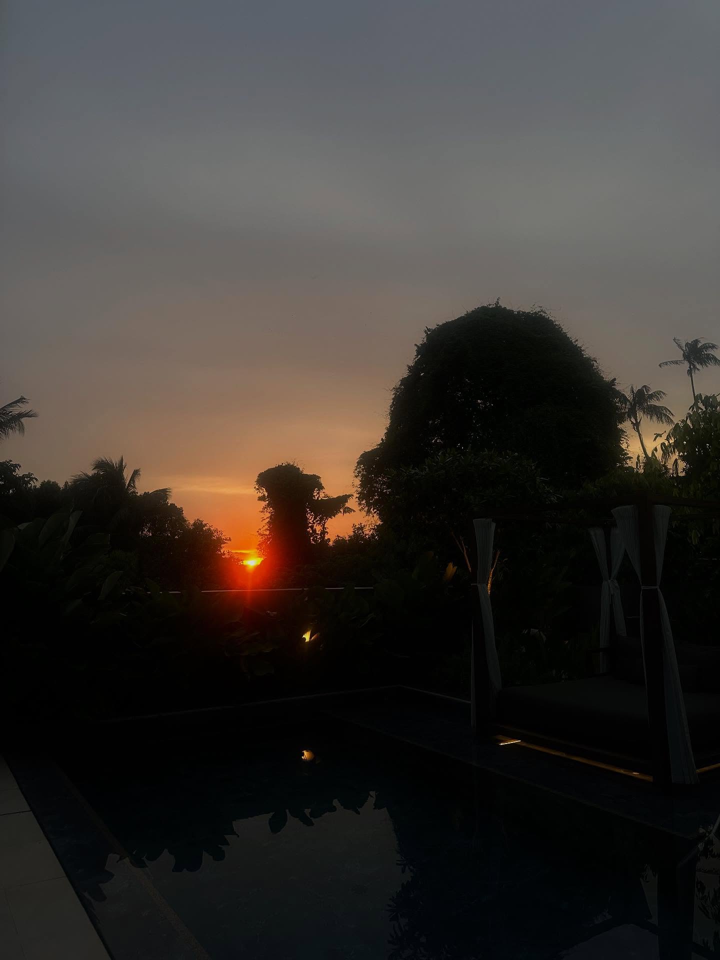 เบคกี้ - รีเบคก้า แพทรีเซีย อาร์มสตรอง