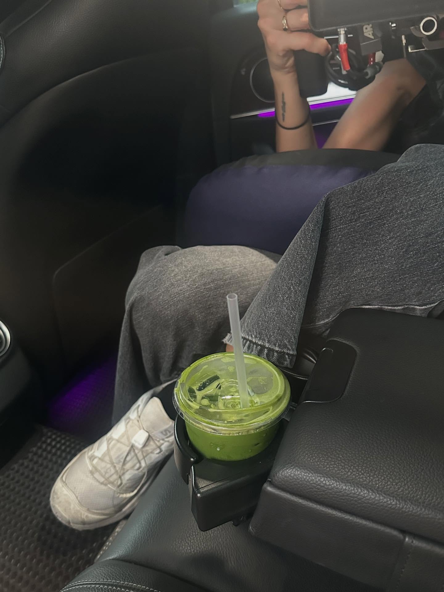 เบคกี้ - รีเบคก้า แพทรีเซีย อาร์มสตรอง