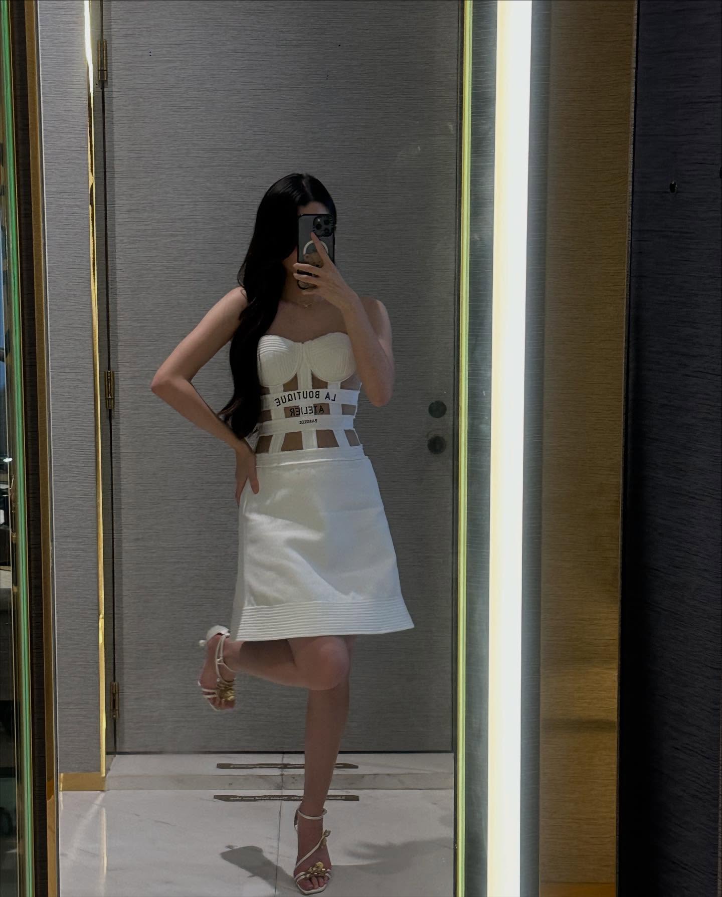 เบคกี้ - รีเบคก้า แพทรีเซีย อาร์มสตรอง