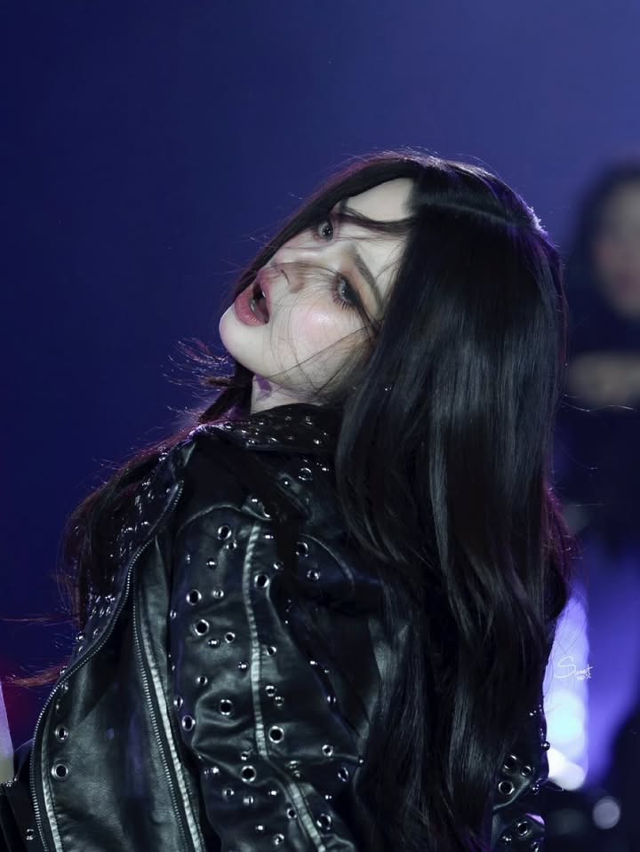 เบคกี้ - รีเบคก้า แพทรีเซีย อาร์มสตรอง