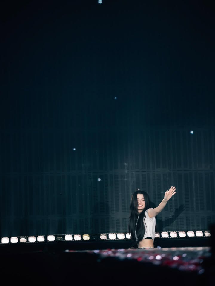 เบคกี้ - รีเบคก้า แพทรีเซีย อาร์มสตรอง