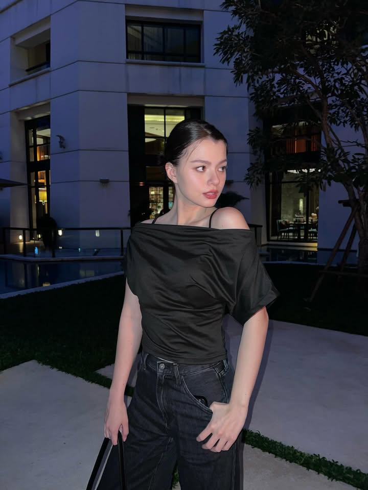 เบคกี้ - รีเบคก้า แพทรีเซีย อาร์มสตรอง