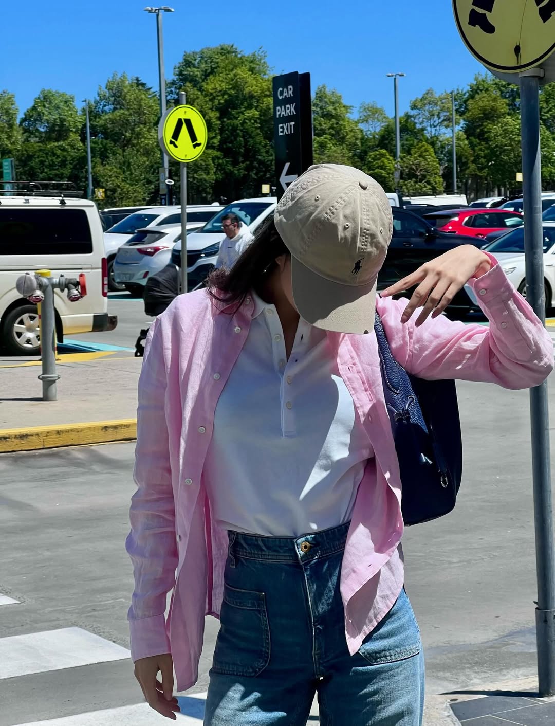 เบคกี้ - รีเบคก้า แพทรีเซีย อาร์มสตรอง