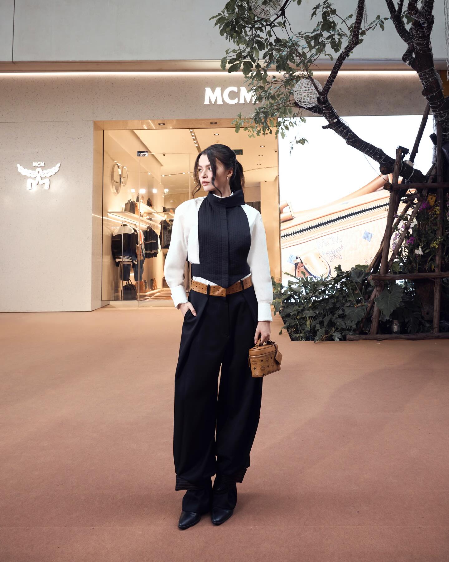 เบคกี้ - รีเบคก้า แพทรีเซีย อาร์มสตรอง