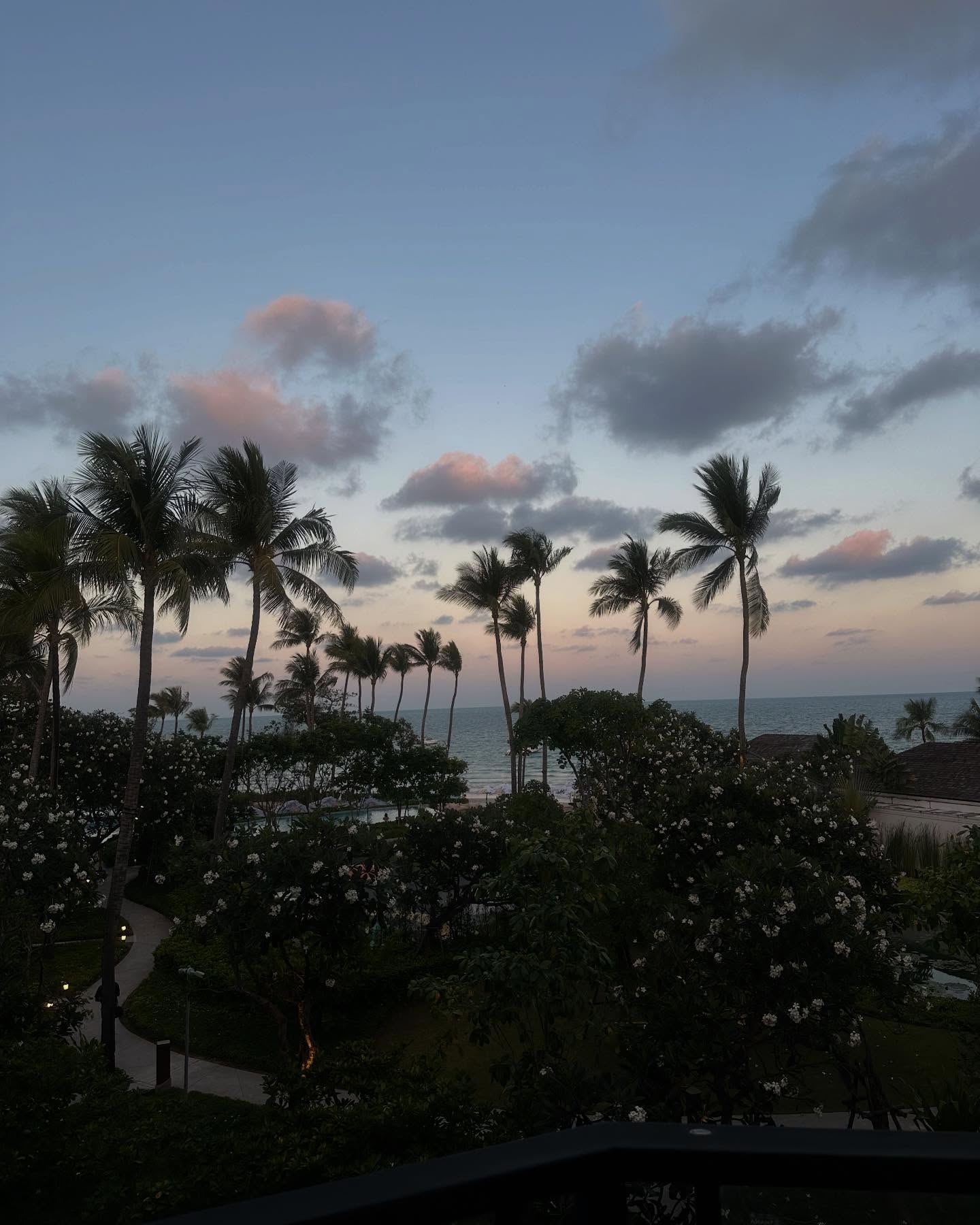 เบคกี้ - รีเบคก้า แพทรีเซีย อาร์มสตรอง