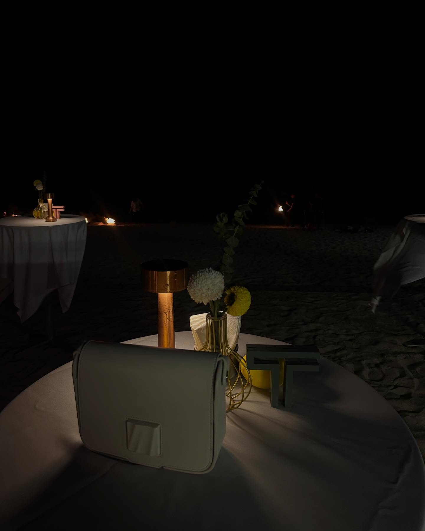 เบคกี้ - รีเบคก้า แพทรีเซีย อาร์มสตรอง