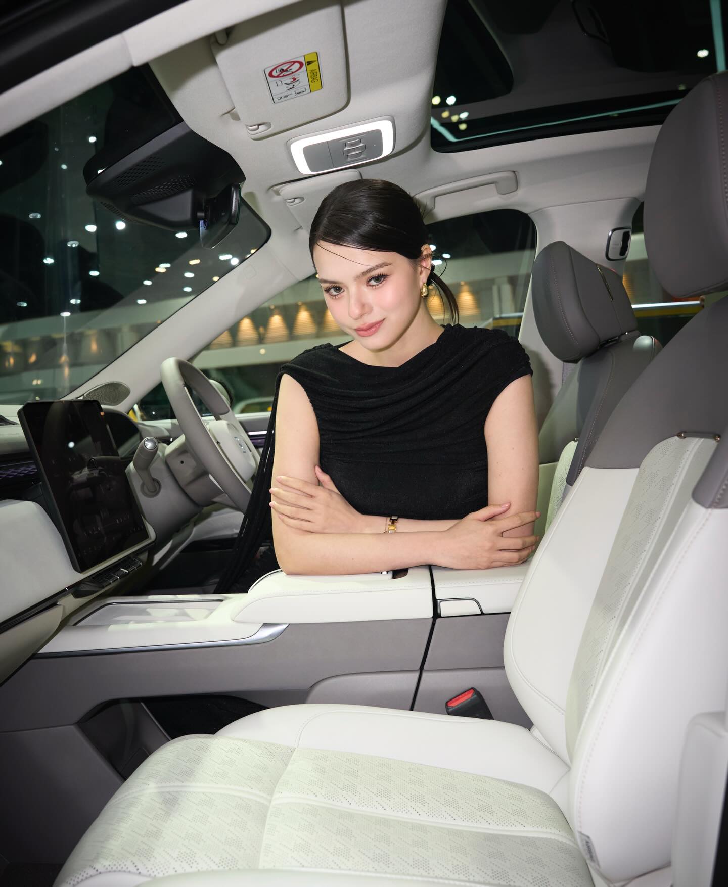 เบคกี้ - รีเบคก้า แพทรีเซีย อาร์มสตรอง