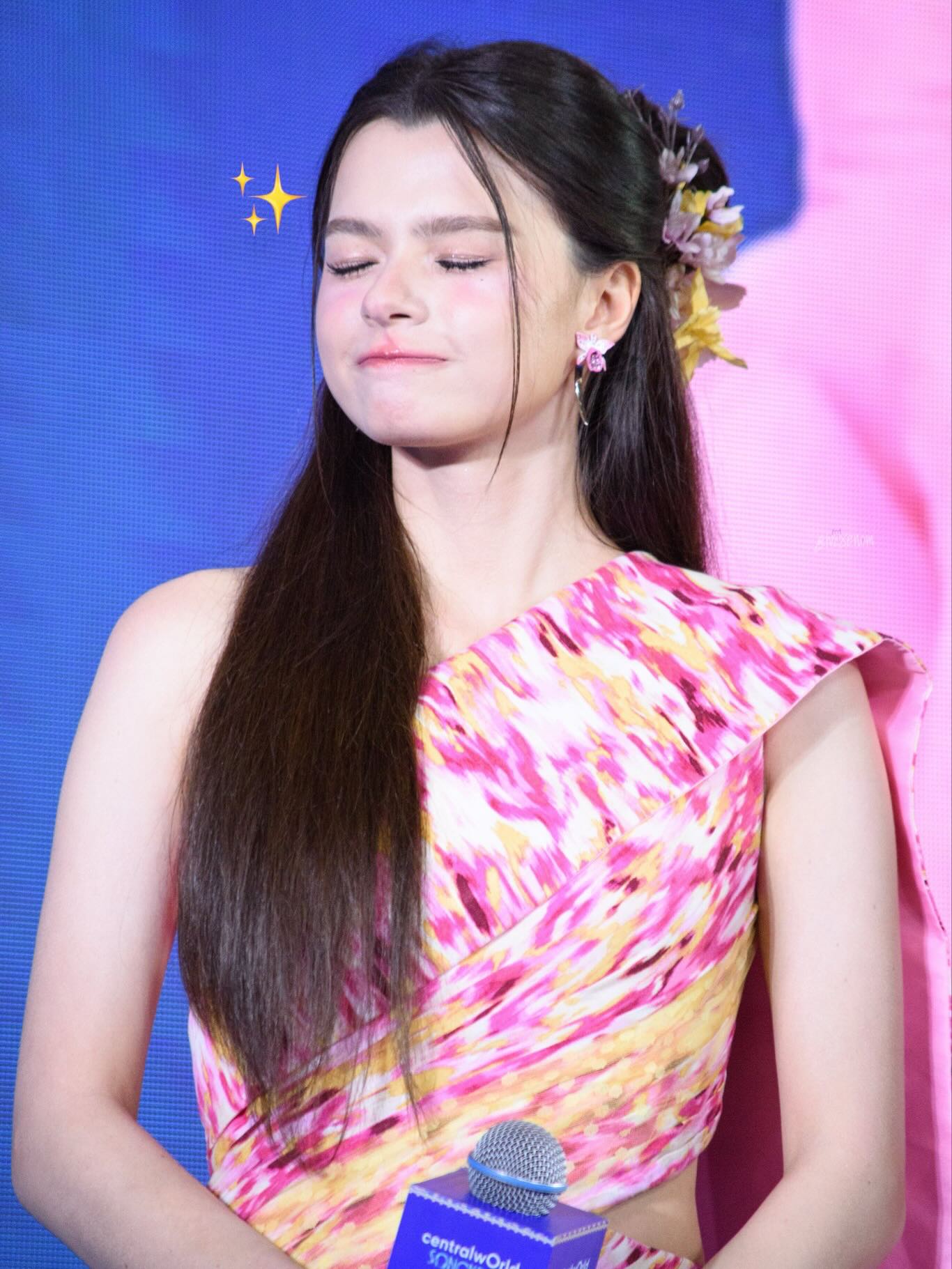 เบคกี้ - รีเบคก้า แพทรีเซีย อาร์มสตรอง