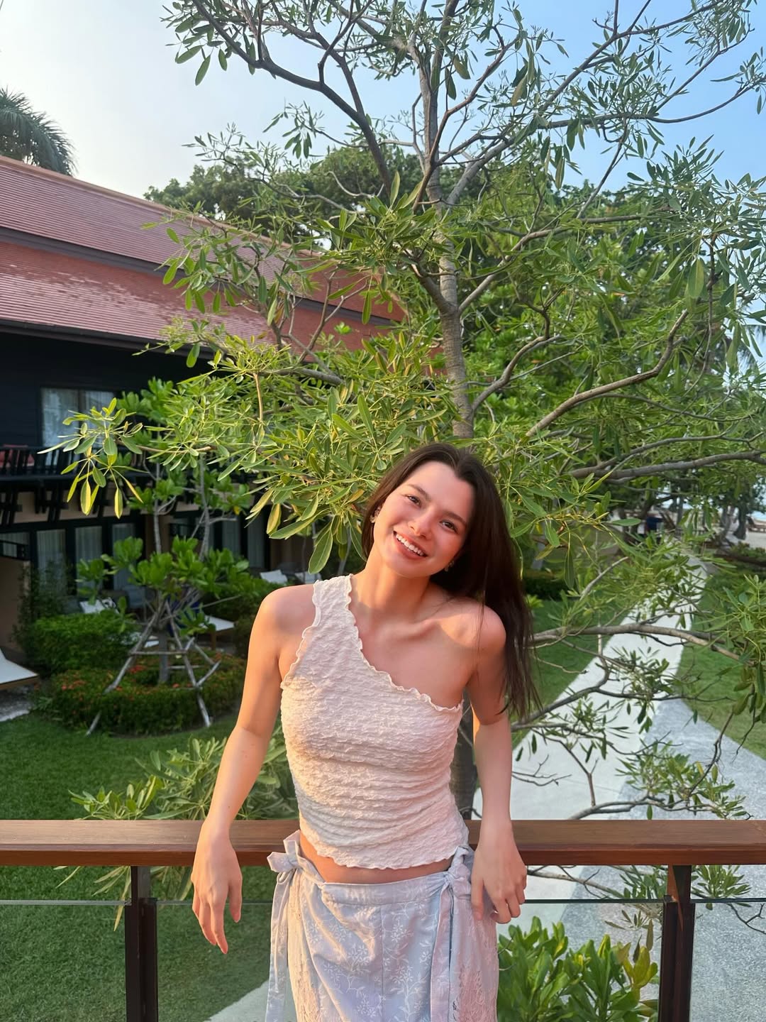 เบคกี้ - รีเบคก้า แพทรีเซีย อาร์มสตรอง