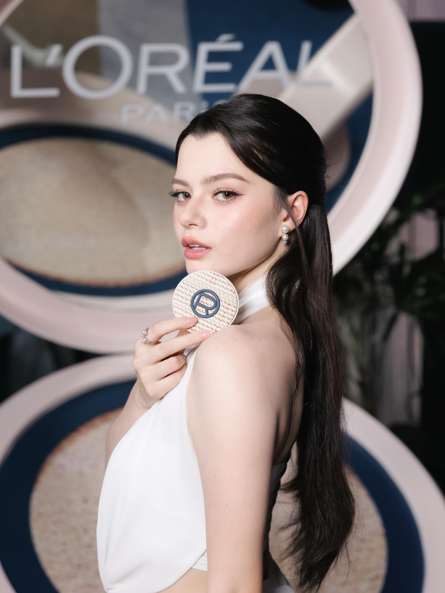 เบคกี้ - รีเบคก้า แพทรีเซีย อาร์มสตรอง