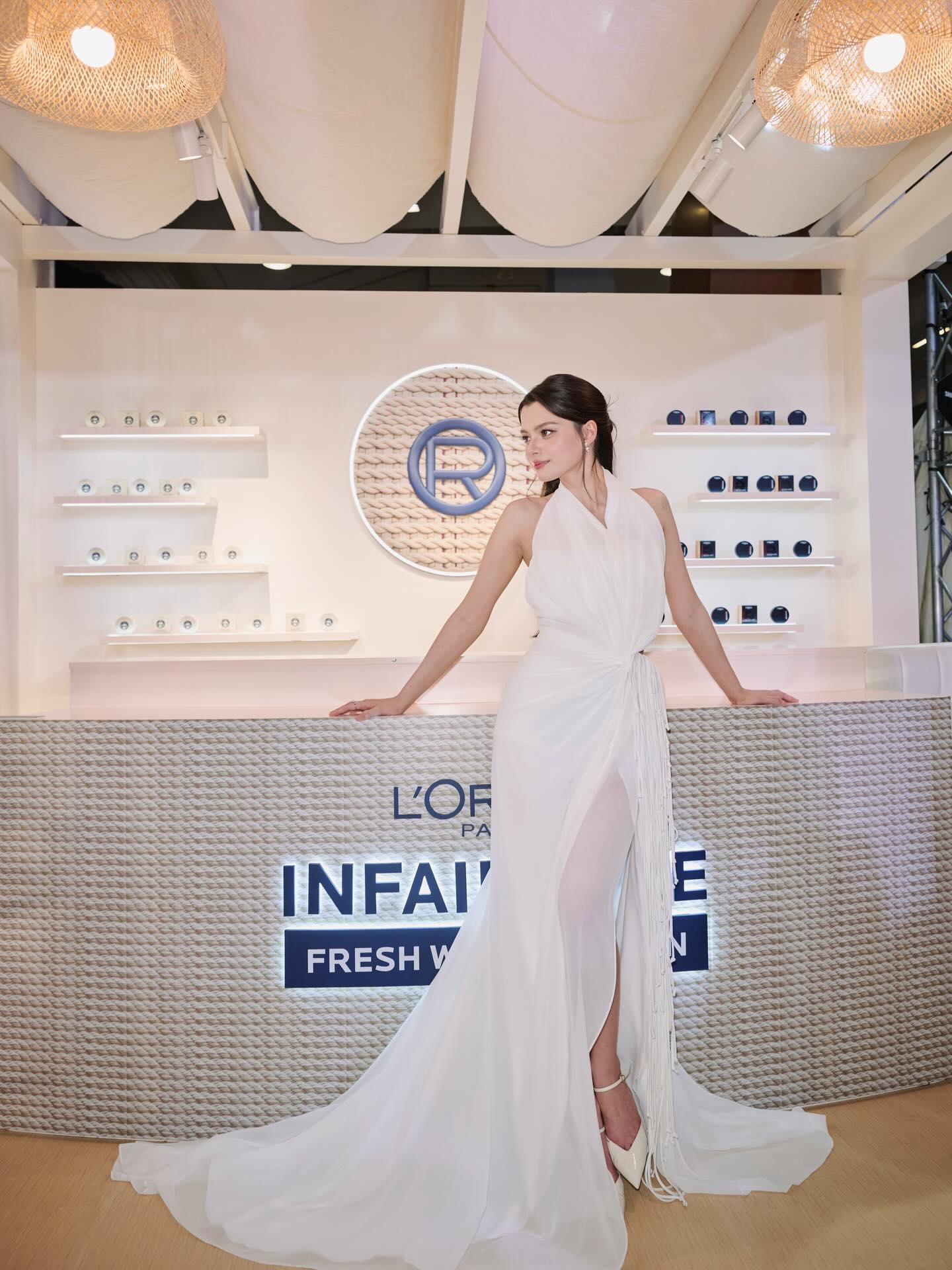 เบคกี้ - รีเบคก้า แพทรีเซีย อาร์มสตรอง