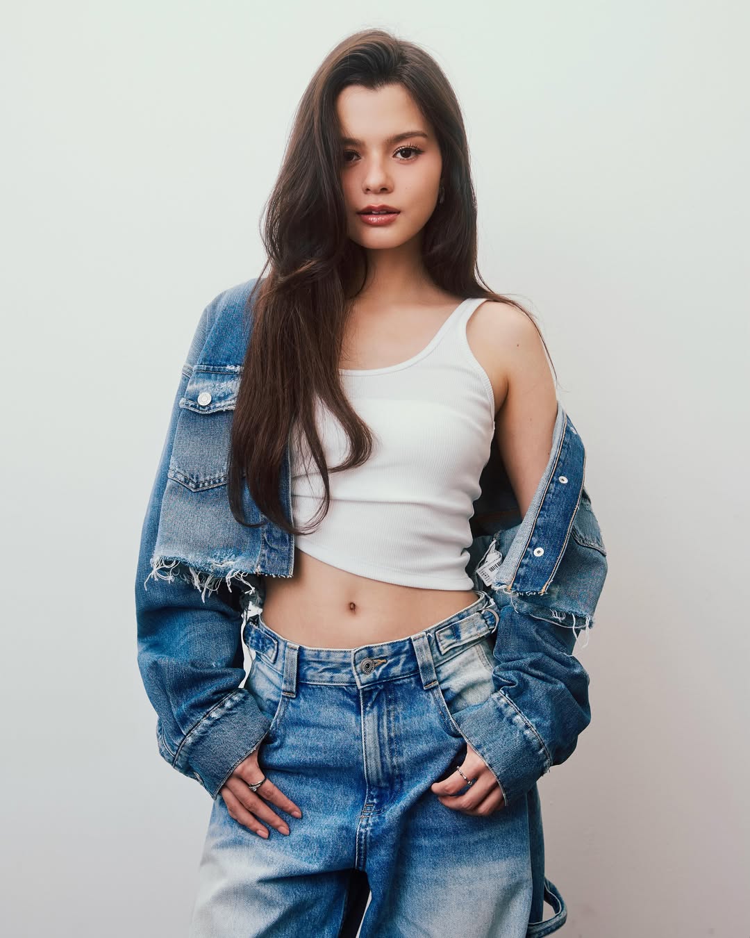 เบคกี้ - รีเบคก้า แพทรีเซีย อาร์มสตรอง
