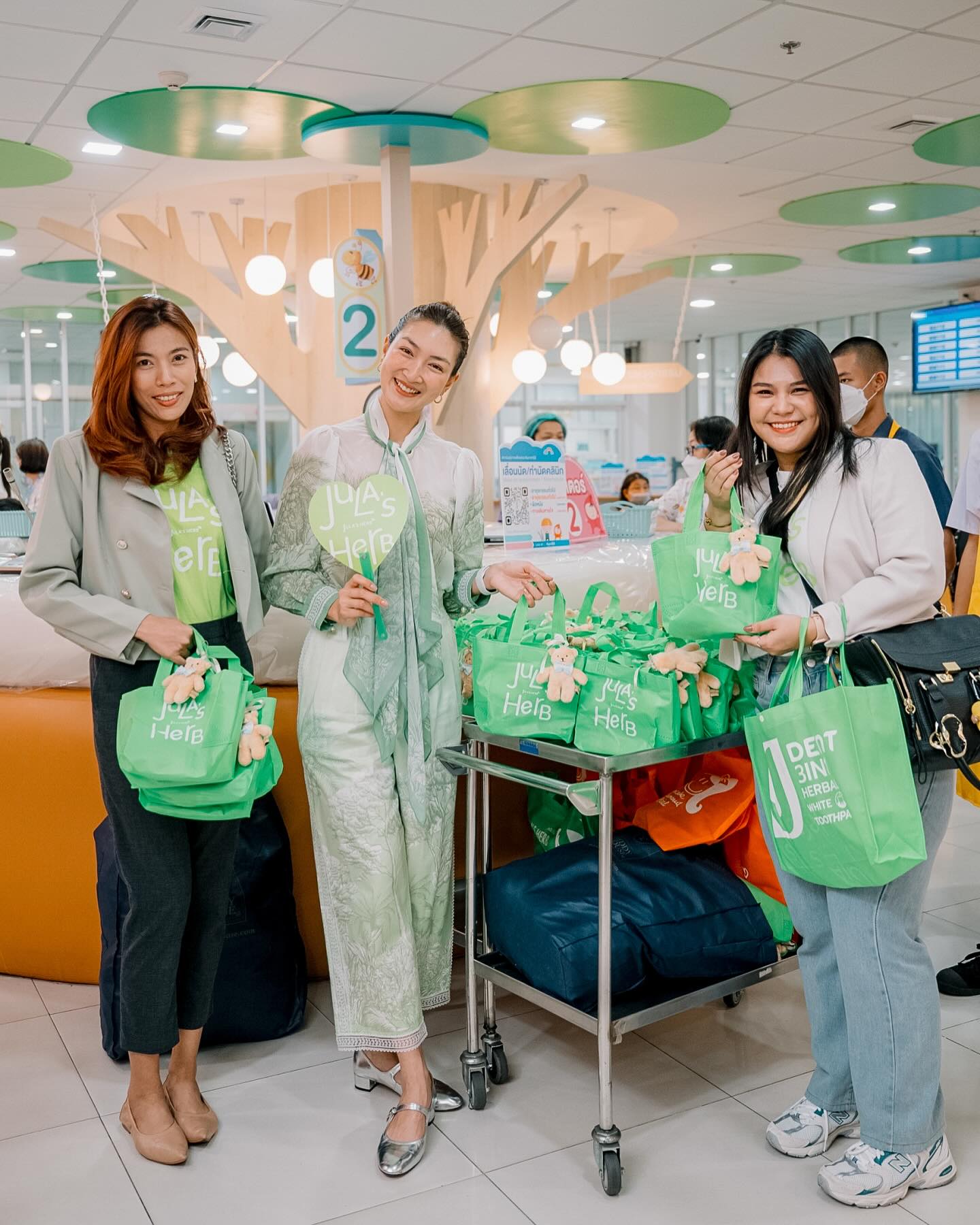 แพนเค้ก - เขมนิจ จามิกรณ์