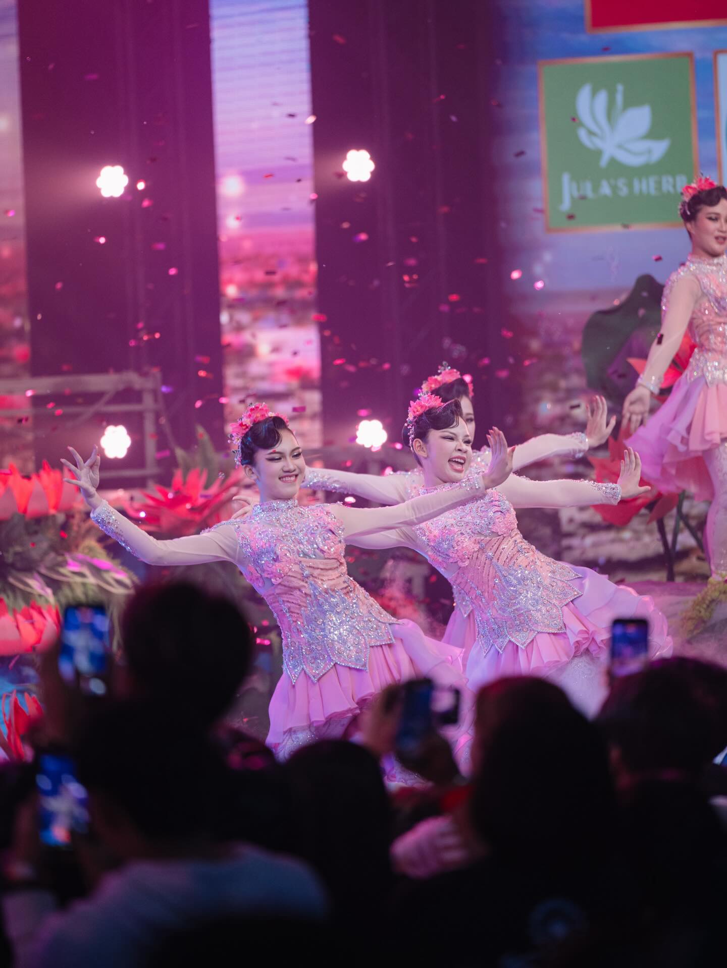 แพนเค้ก - เขมนิจ จามิกรณ์