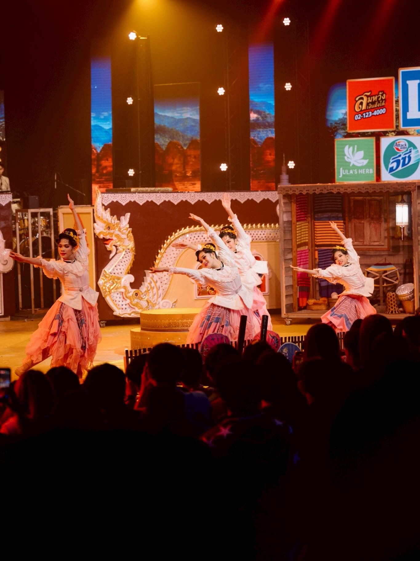 แพนเค้ก - เขมนิจ จามิกรณ์