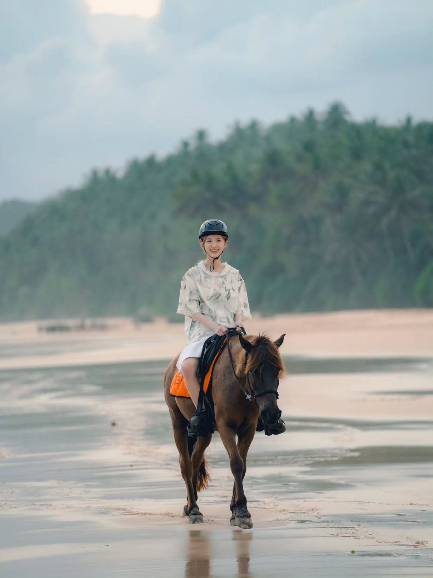 เนเน่ - พรนับพัน พรเพ็ญพิพัฒน์