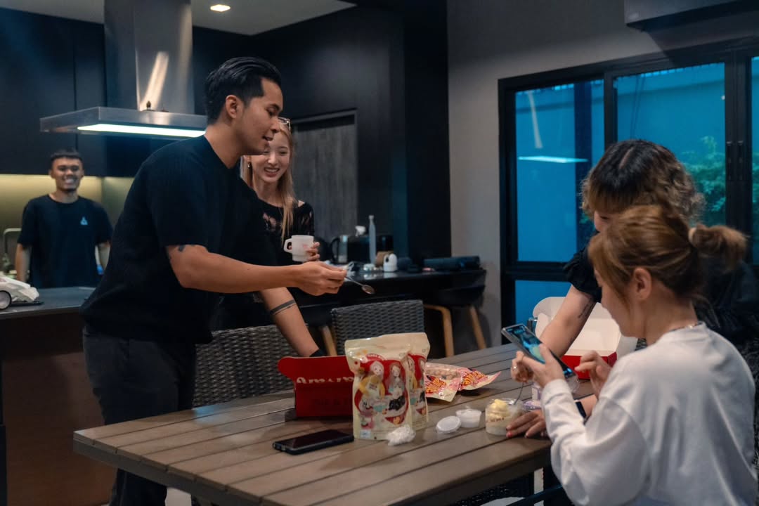 เนเน่ - พรนับพัน พรเพ็ญพิพัฒน์