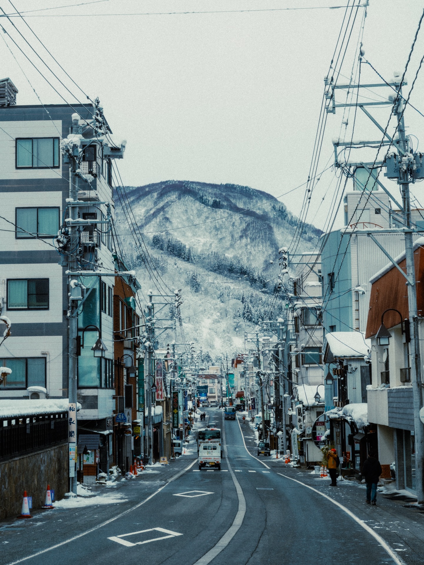 เนเน่ - พรนับพัน พรเพ็ญพิพัฒน์