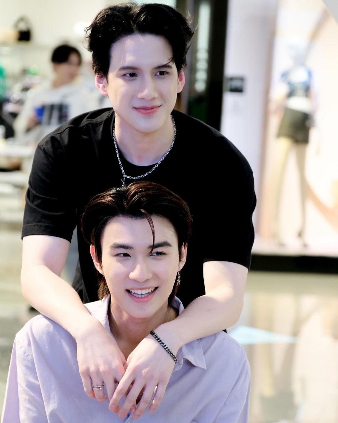 พี - พีรวิชญ์ พลอยนำพล
